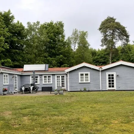 Feriehus Charming With Sauna *