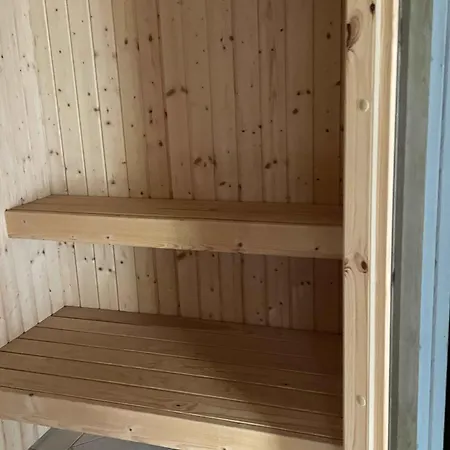Charming With Sauna 度假居